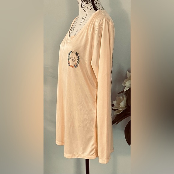 Cream Long Sleeve Tunic with Relaxed Fit 💛 - Picture 2 of 11